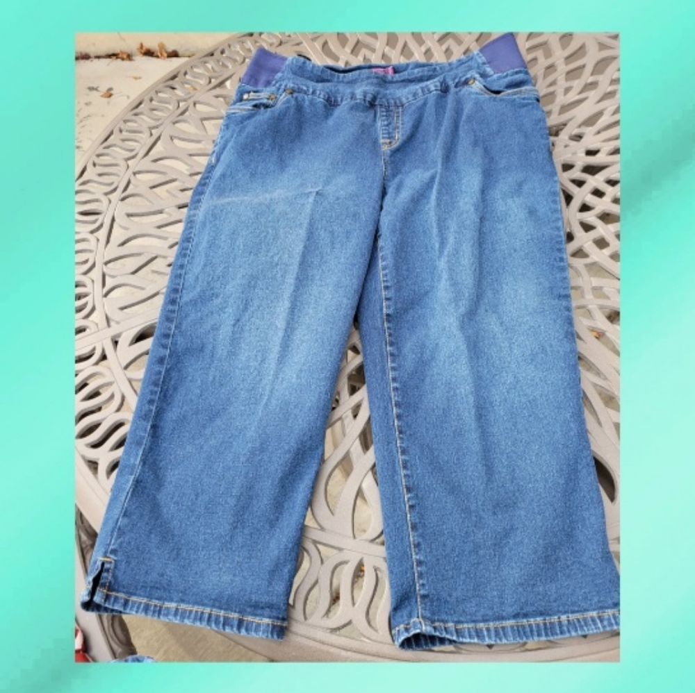 Pull on Woman Within Capri Jeans
